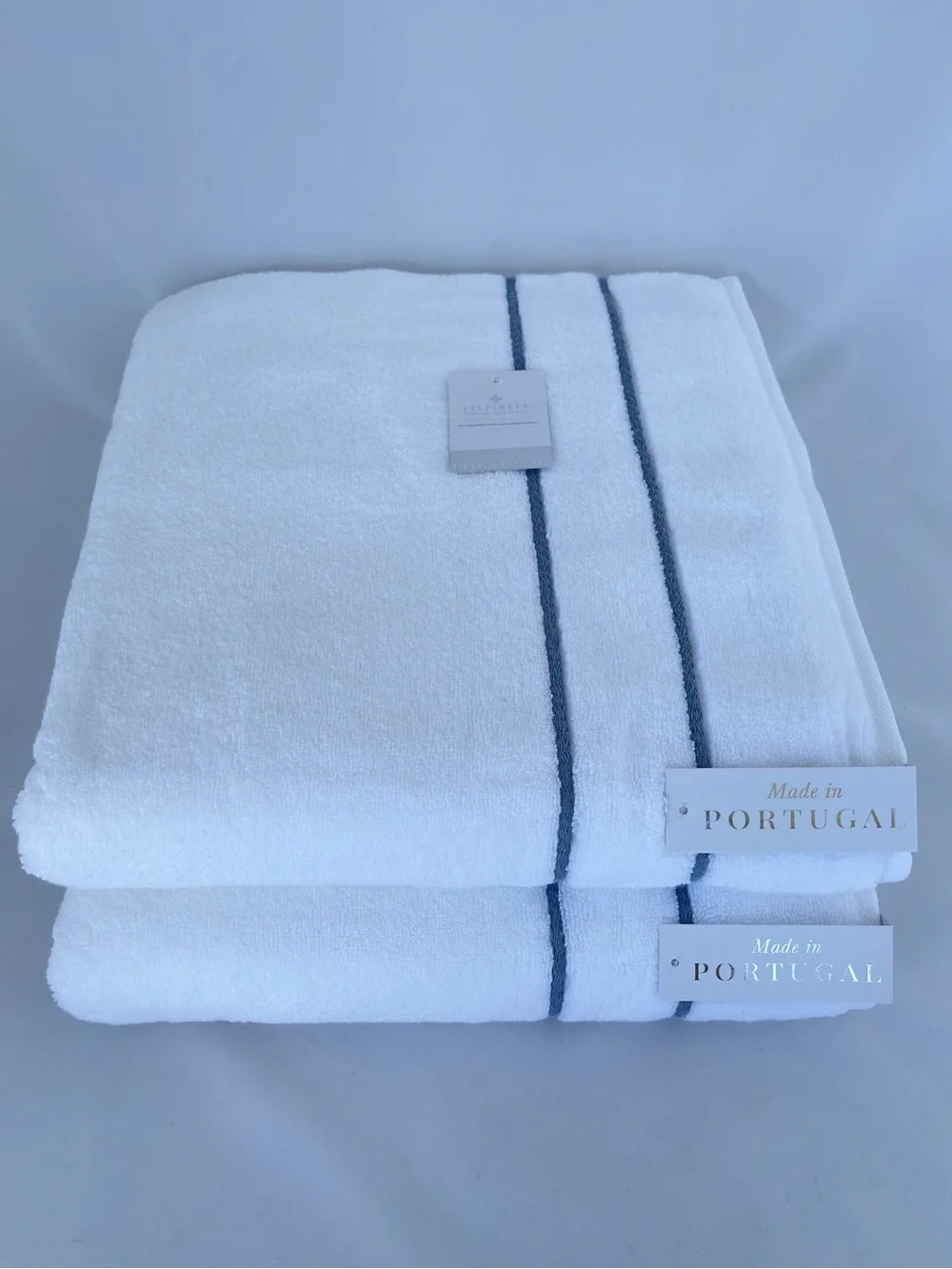 NWT 2Pc Felpinter Portugal White Luxury Bath Towels Blue Grey Embroidered Line